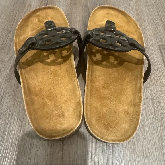 Tory Burch Cloud Logo Black Patent Leather Sandals - Picture 3 of 8